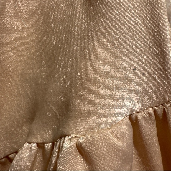 Andree by Unit Women's Size Medium Babydoll Top Pullover Blouse Champagne Ruffle - Picture 4 of 7